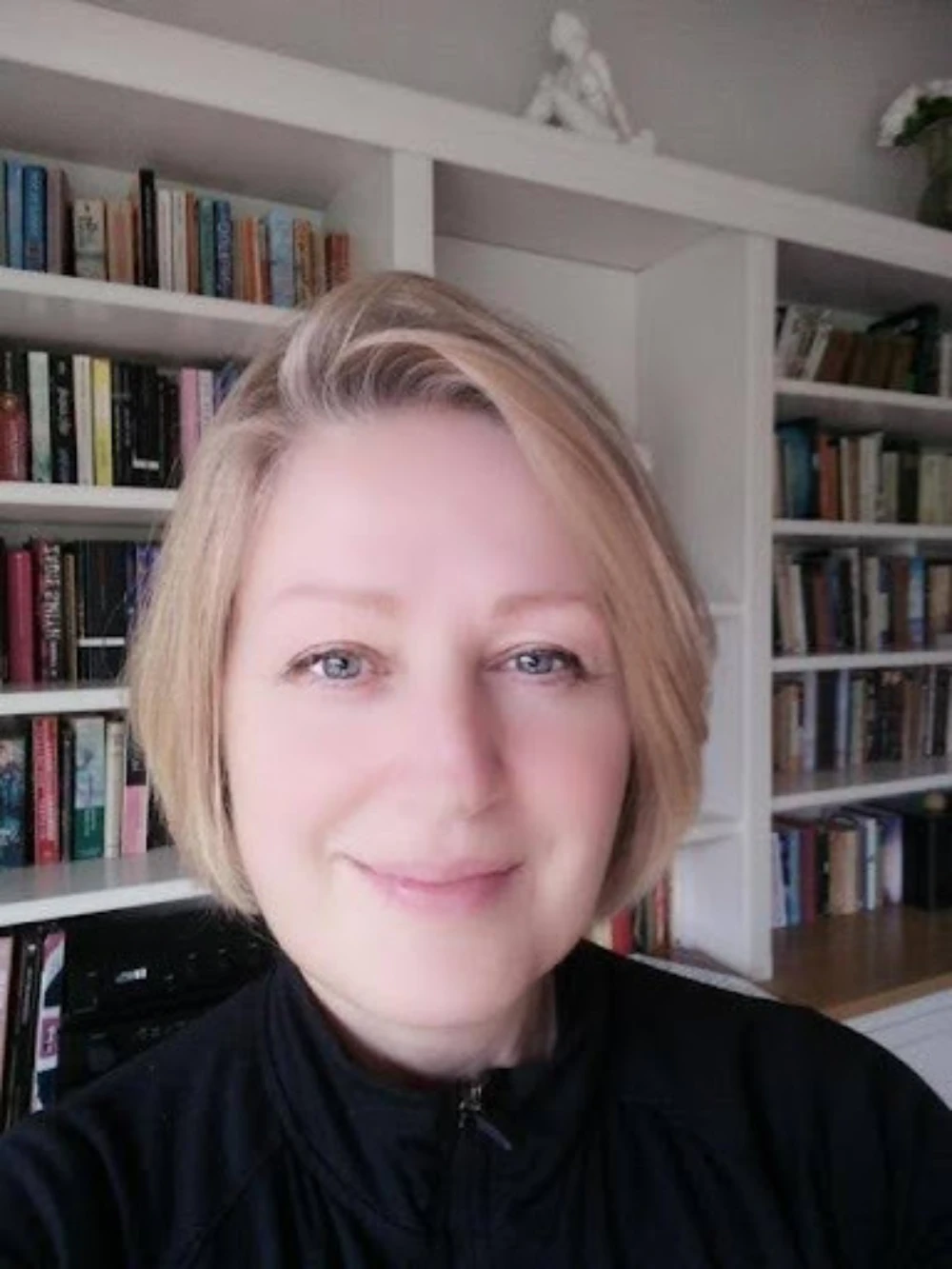 A close up photo of Collette O'Mahony a pluralistic psychotherapeutic counsellor who studied with Chrysalis from 2020 to 2023